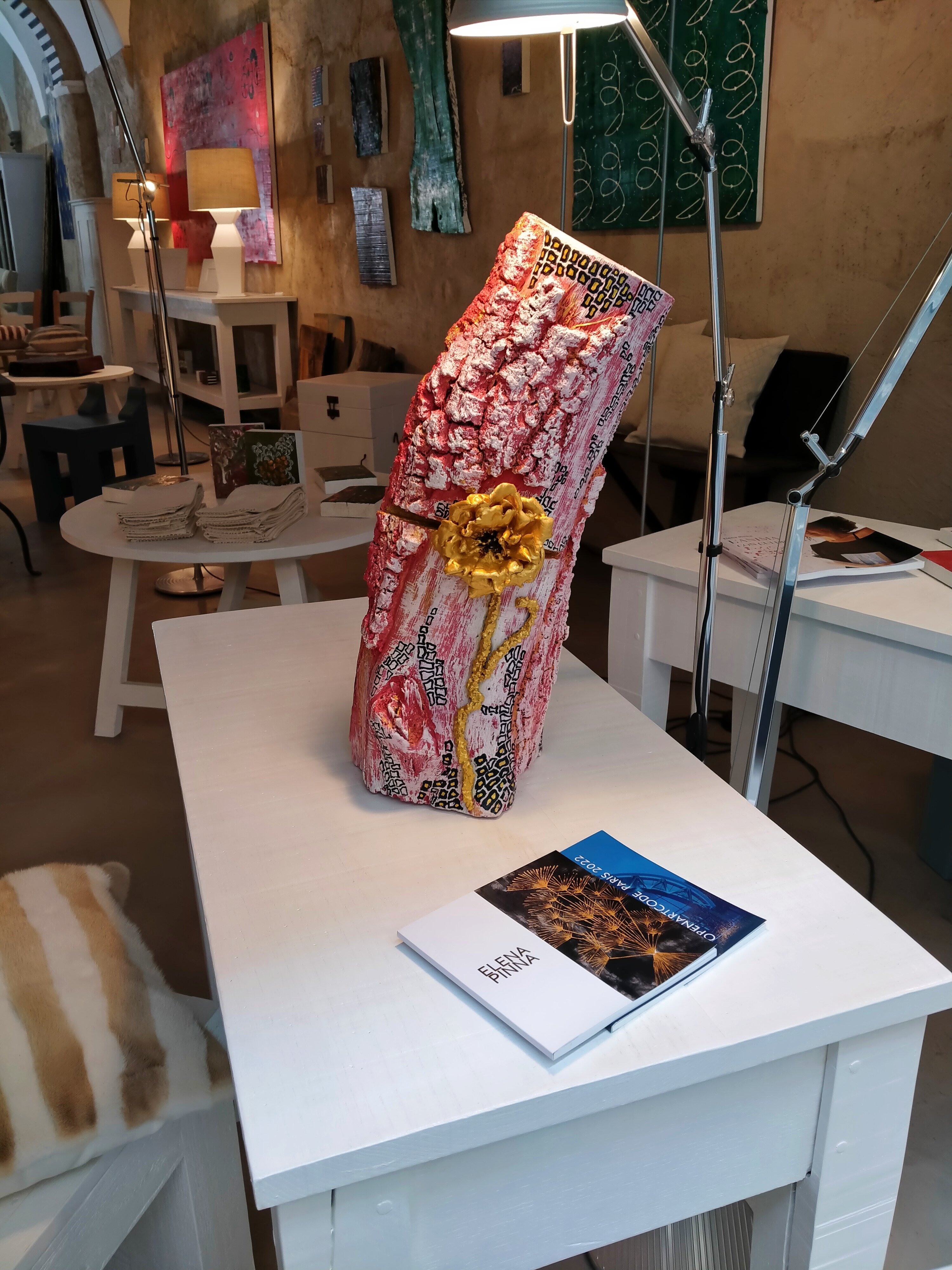 Gallery showcase with new "Natural Sculpture"via De Serragli 24r Florence Italy